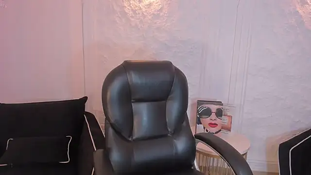 JuanitaClay online show from 01/10/26, 12:00