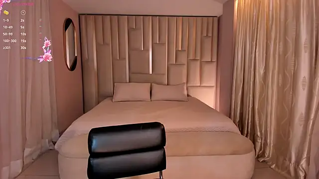 JuanitaClay online show from 09/18/25, 12:19