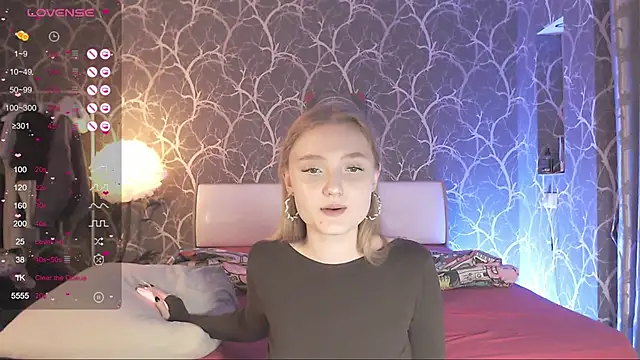 MiaMiaMeow online show from 11/30/25, 04:08