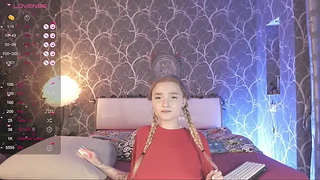 MiaMiaMeow online show from 12/18/25, 01:37