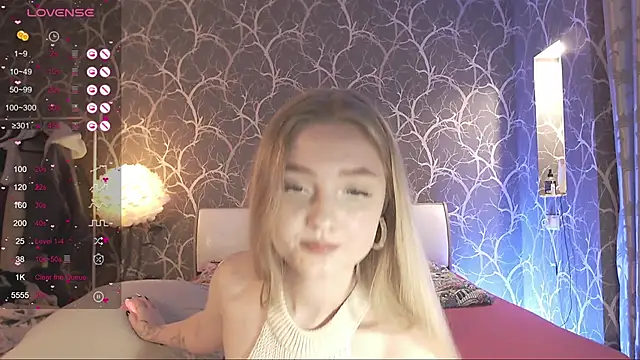 MiaMiaMeow online show from 11/21/25, 04:06