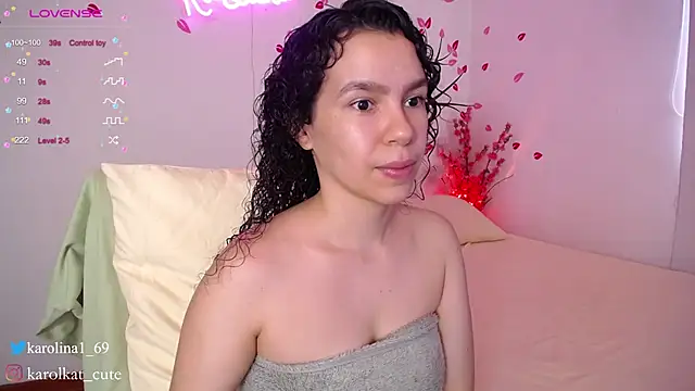 Snapshot of Karolina_1 chatting on 03/07/25, 07:27 Karolina 1 online show from 03/07/25, 07:27