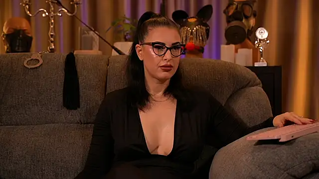 kelly kent online show from 10/13/25, 10:21