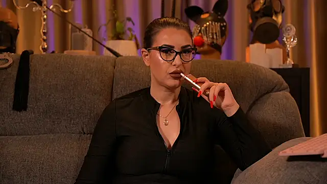 kelly kent online show from 11/18/25, 01:32