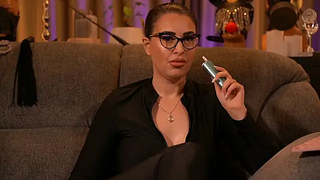 kelly kent online show from 11/24/25, 12:10