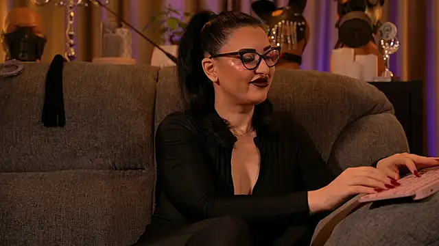 kelly kent online show from 10/25/25, 11:16