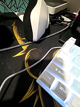 Emmy Ruiz online show from 11/28/25, 02:12