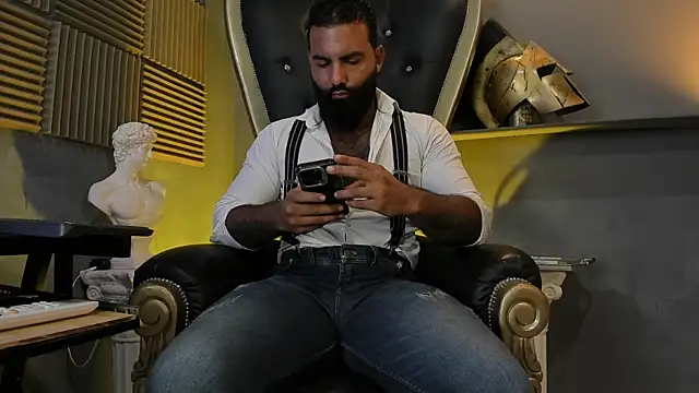 Snapshot of BeardAndrew chatting on 11/18/25, 05:22 BeardAndrew online show from 11/18/25, 05:22