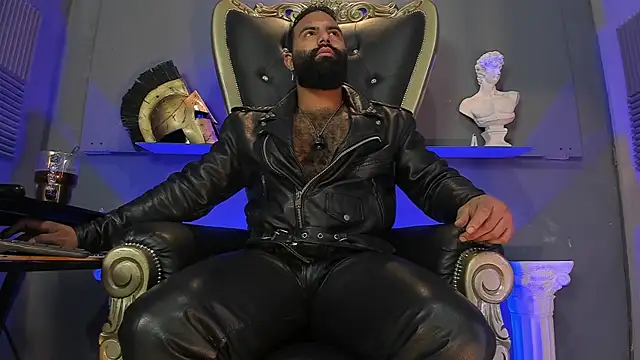 Snapshot of BeardAndrew chatting on 10/05/25, 12:01 BeardAndrew online show from 10/05/25, 12:01