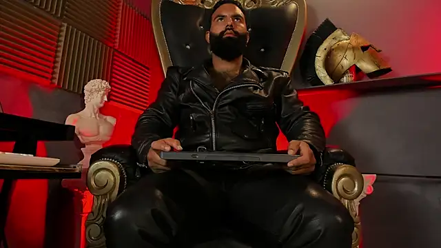 Snapshot of BeardAndrew chatting on 10/28/25, 02:01 BeardAndrew online show from 10/28/25, 02:01