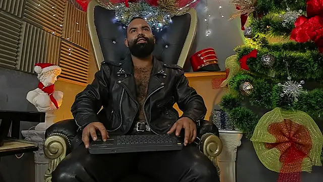 Snapshot of BeardAndrew chatting on 12/15/25, 11:05 BeardAndrew online show from 12/15/25, 11:05