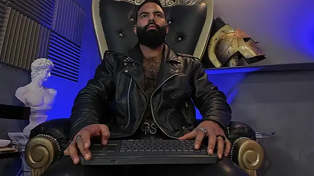 Snapshot of BeardAndrew chatting on 11/14/25, 02:15 BeardAndrew online show from 11/14/25, 02:15