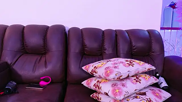 lara giraldo online show from 03/03/26, 01:34