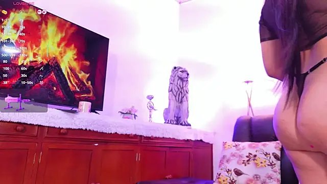 lara giraldo online show from 04/15/26, 01:22