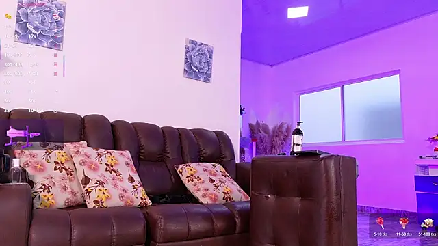 Snapshot of lara_giraldo chatting on 07/15/26, 11:17 lara giraldo online show from 07/15/26, 11:17
