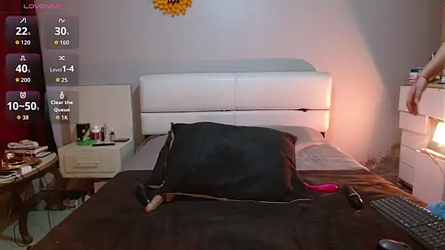 Freyja soh online show from 03/24/26, 10:43