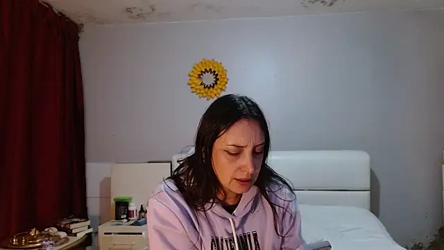 Freyja soh online show from 04/16/26, 08:42