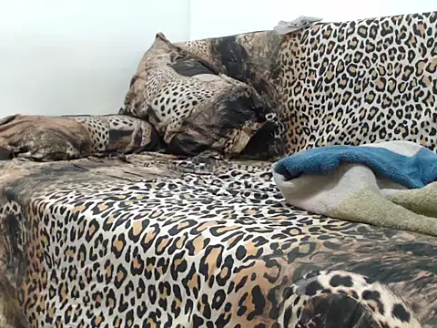 Snapshot of 0anal21 chatting on 10/02/25, 05:49 0anal21 online show from 10/02/25, 05:49