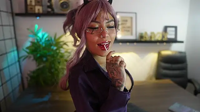 Scarlett collins02 online show from 04/18/26, 01:30