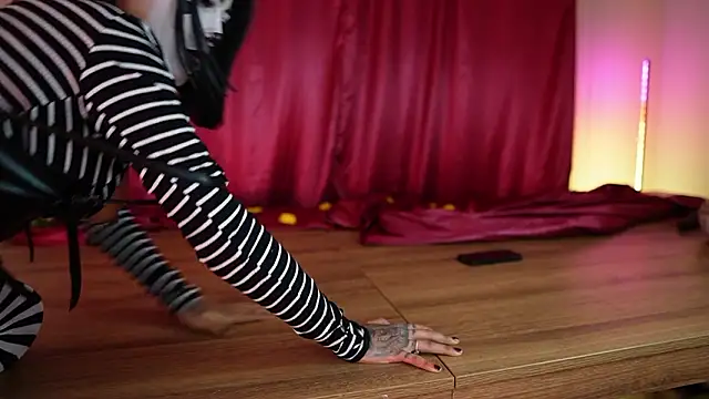 Scarlett collins02 online show from 02/15/26, 07:51