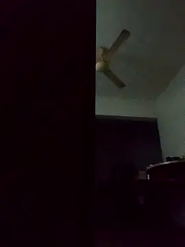hughug123456 online show from 10/11/25, 10:44
