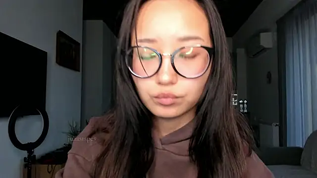 Snapshot of julias_tapes chatting on 01/22/25, 02:14 julias tapes online show from 01/22/25, 02:14