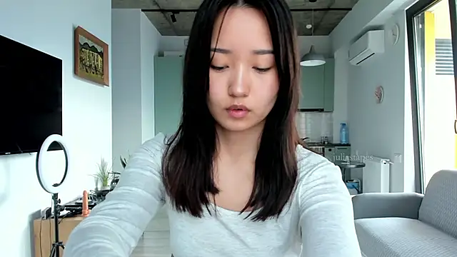 Snapshot of julias_tapes chatting on 01/25/25, 08:42 julias tapes online show from 01/25/25, 08:42