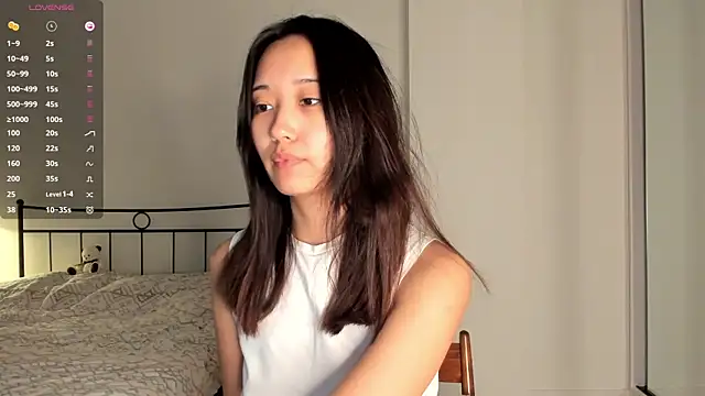 Snapshot of julias_tapes chatting on 03/03/25, 05:47 julias tapes online show from 03/03/25, 05:47