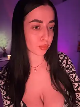 Emylia online show from 01/06/25, 11:30