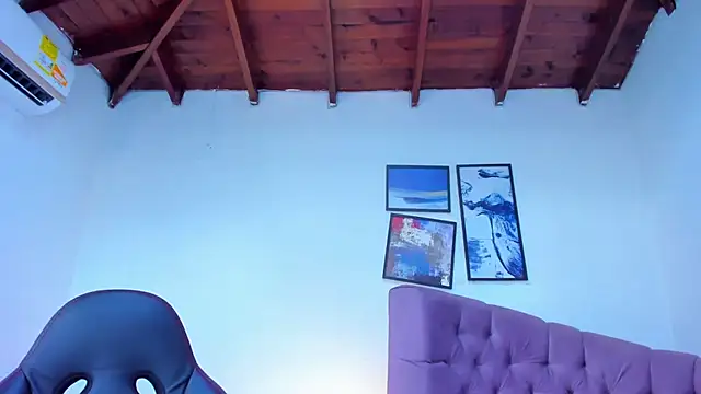 Snapshot of Gretta_Queen chatting on 10/19/25, 03:48 Gretta Queen online show from 10/19/25, 03:48