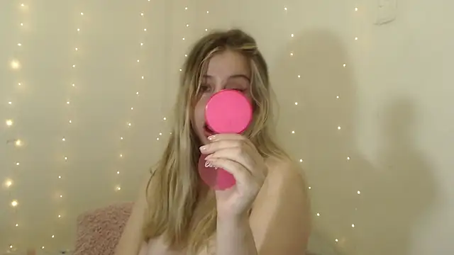 SweetSofty online show from 10/22/25, 11:14