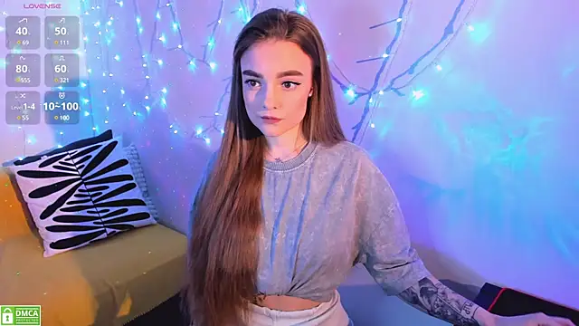 xwiuiwx online show from 02/06/25, 07:07