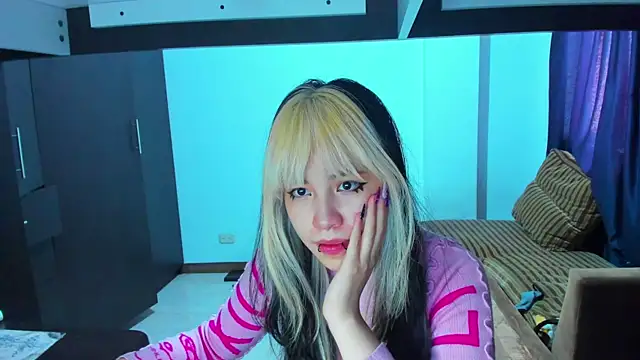 Snapshot of Akane-Mou chatting on 02/02/25, 02:24 Akane-Mou online show from 02/02/25, 02:24