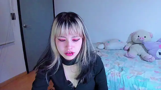 Snapshot of Akane-Mou chatting on 12/07/24, 11:40 Akane-Mou online show from 12/07/24, 11:40