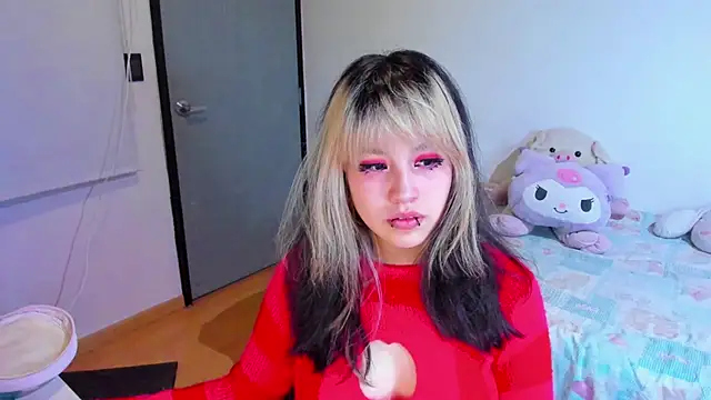 Snapshot of Akane-Mou chatting on 12/21/24, 11:02 Akane-Mou online show from 12/21/24, 11:02