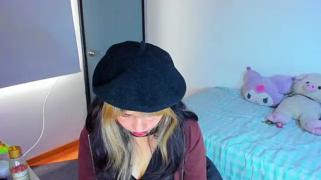 Snapshot of Akane-Mou chatting on 01/18/25, 06:32 Akane-Mou online show from 01/18/25, 06:32