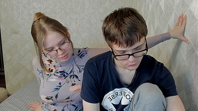 Snapshot of Tommy_and_Katie chatting on 12/12/24, 10:34 Tommy and Katie online show from 12/12/24, 10:34