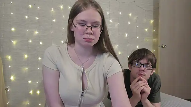 Snapshot of Tommy_and_Katie chatting on 01/21/25, 11:46 Tommy and Katie online show from 01/21/25, 11:46