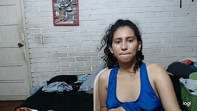 Snapshot of valeriaswang_Lucas chatting on 07/11/26, 01:28 valeriaswang Lucas online show from 07/11/26, 01:28