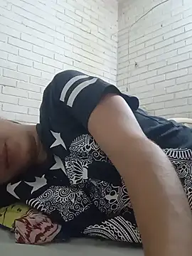Snapshot of valeriaswang_Lucas chatting on 06/13/26, 04:05 valeriaswang Lucas online show from 06/13/26, 04:05