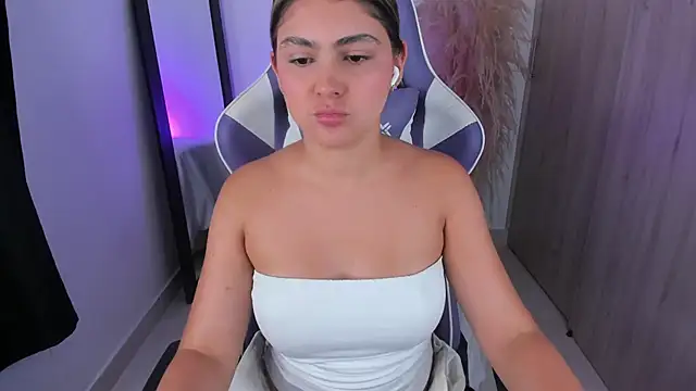 sofia henaok online show from 02/10/26, 01:48