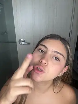 sofia henaok online show from 03/05/26, 01:57