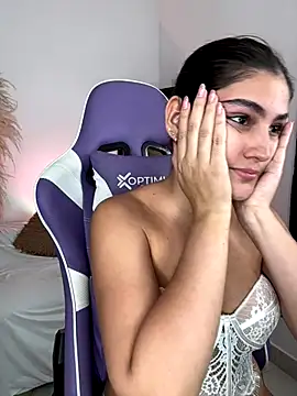 sofia henaok online show from 12/15/25, 08:14