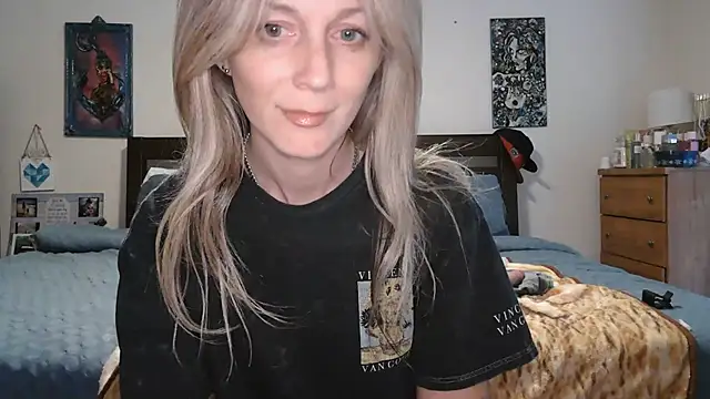Heyitsmee33 online show from 07/20/26, 11:07