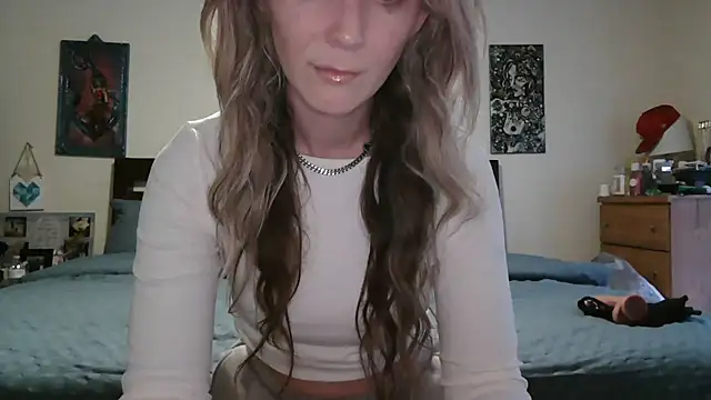 Heyitsmee33 online show from 06/02/26, 10:37