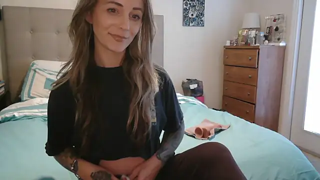 Heyitsmee33 online show from 02/21/26, 08:55