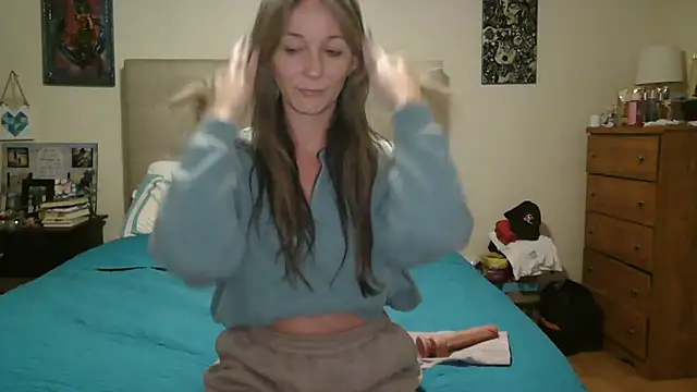 Heyitsmee33 online show from 04/02/26, 10:00