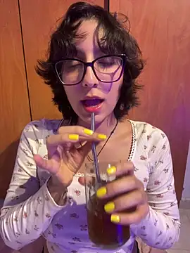 Snapshot of aurora_xoxo chatting on 03/19/25, 04:36 aurora xoxo online show from 03/19/25, 04:36