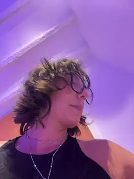 Snapshot of aurora_xoxo chatting on 01/23/25, 04:52 aurora xoxo online show from 01/23/25, 04:52