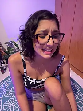 Snapshot of aurora_xoxo chatting on 02/04/25, 04:59 aurora xoxo online show from 02/04/25, 04:59